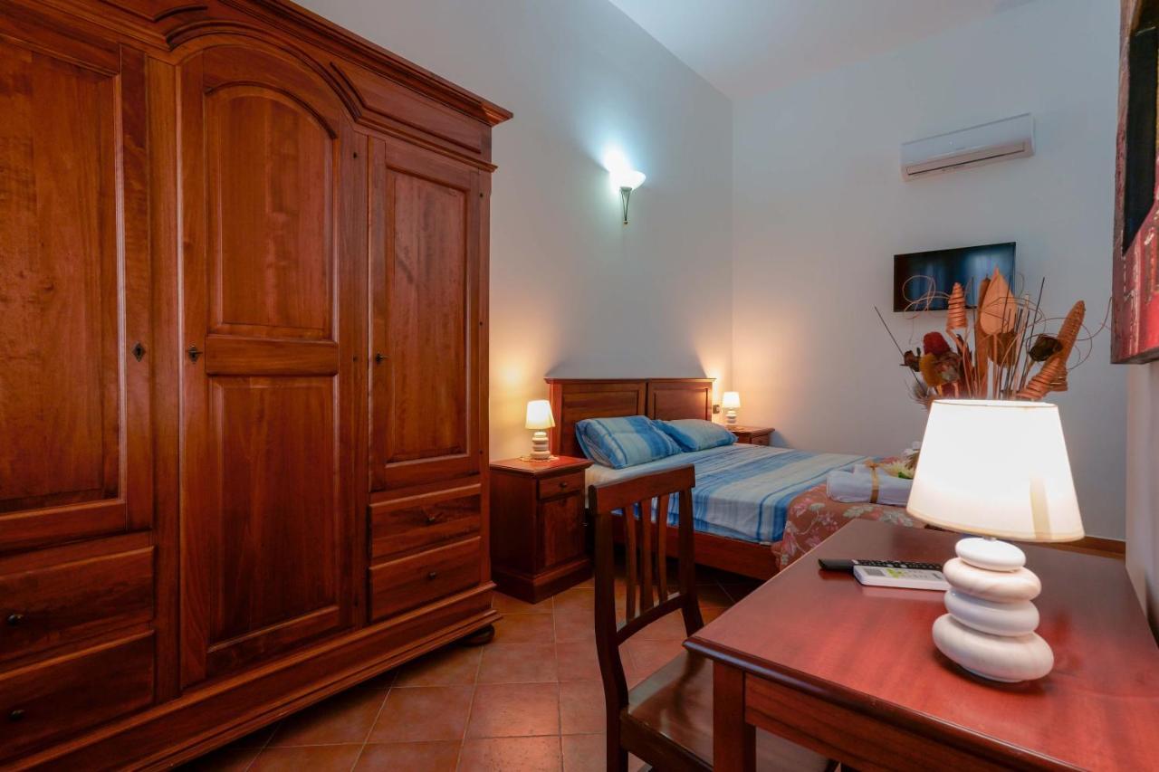 Bed And Breakfast Cairoli Exclusive Room 산 피에트로 베노티코 외부 사진
